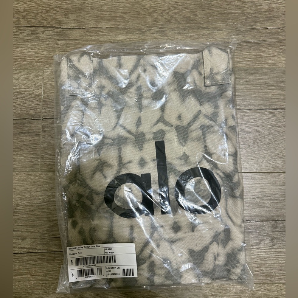 ALO grey tiedye tote bag - brand new sealed in bag